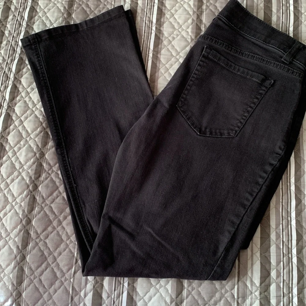 Liz Claiborne Women's Classic Black Bootcut Jeans EUC